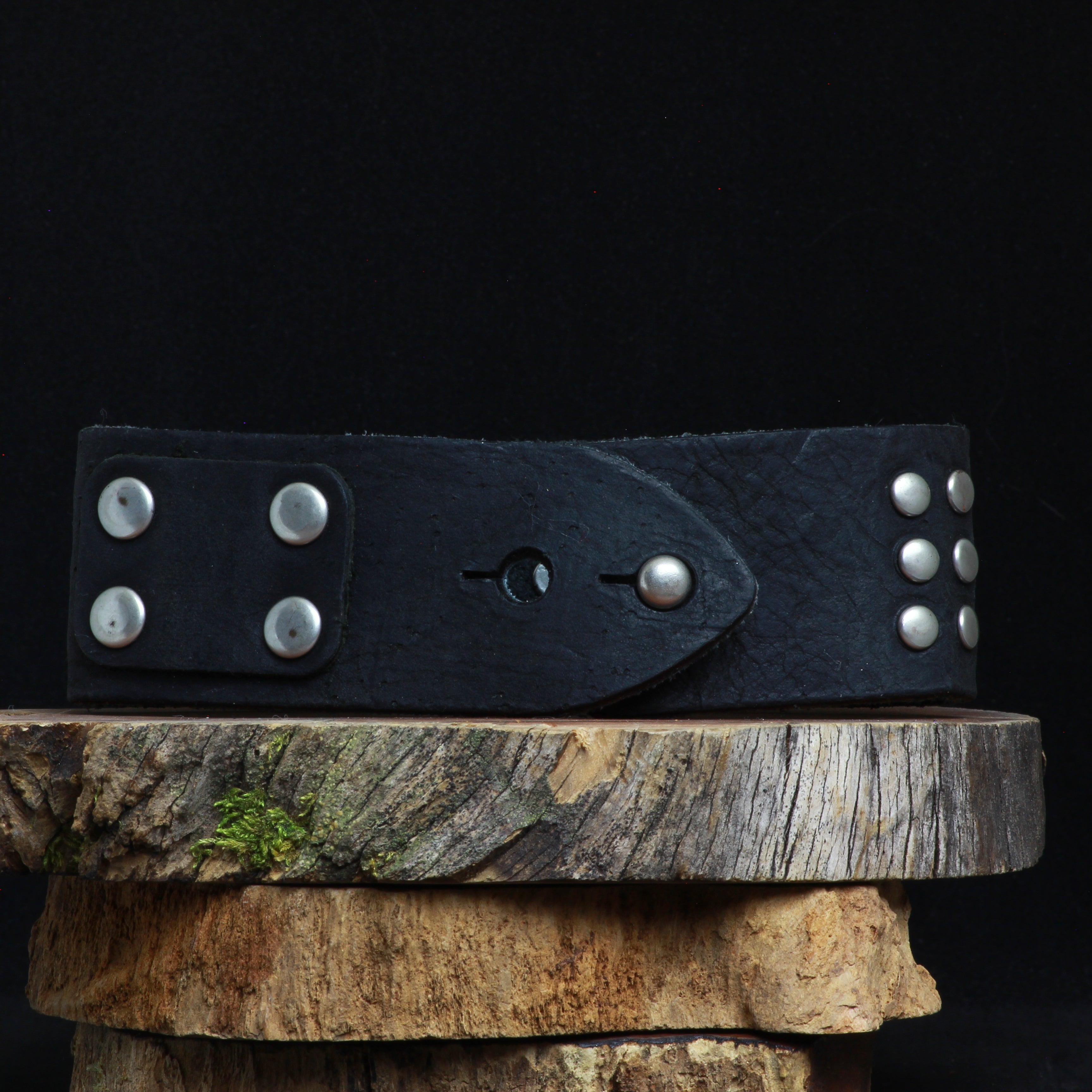 Pulsera cuero tachas II