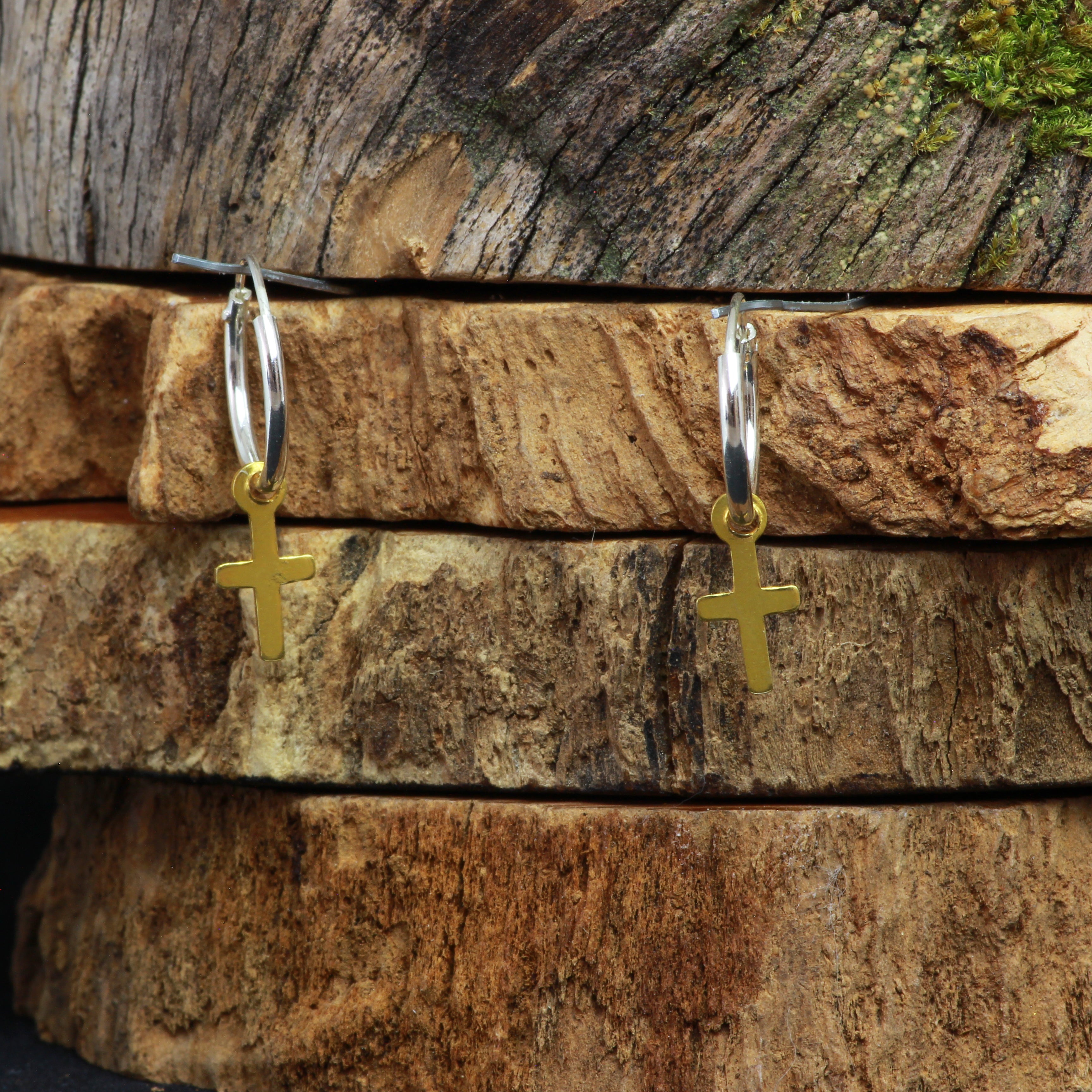 Argolla cruz mini dorada